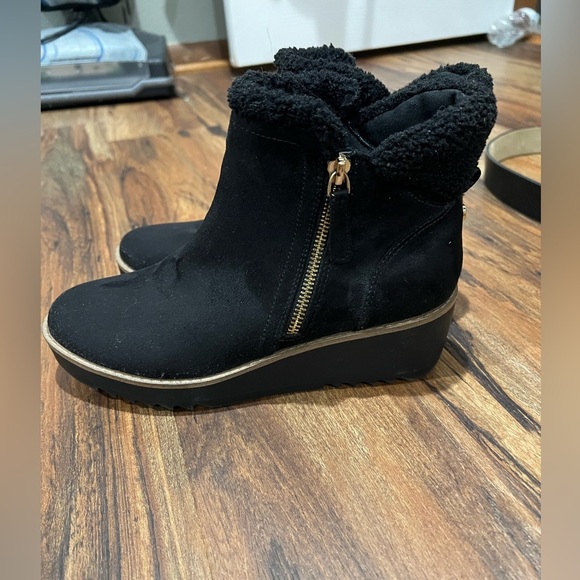 Bandolino Black Ankle Wedge Booties - Picture 3 of 6